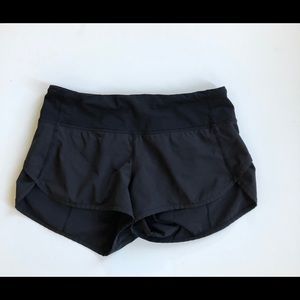 Black Lulu lemon shorts in good condition size 2